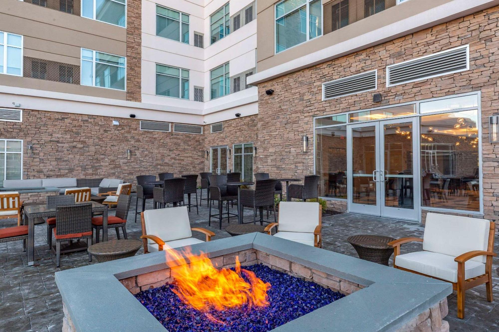 Cambria Hotel Manchester South Windsor מראה חיצוני תמונה